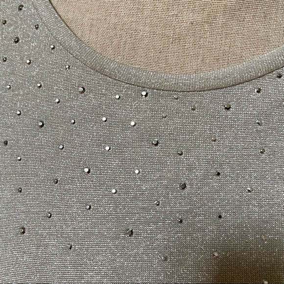 ST. JOHN Silvery Studded Top - Picture 4 of 8